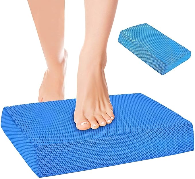 Small Balance Board, Exercise Balance Pad, Yoga Mat Thick, Non-Slip Foam Pad, Yoga Mats for Balance Exercise Stability Workout, Knee Pads Trainer for Physical Therapy Strength Training Ankle Exercises