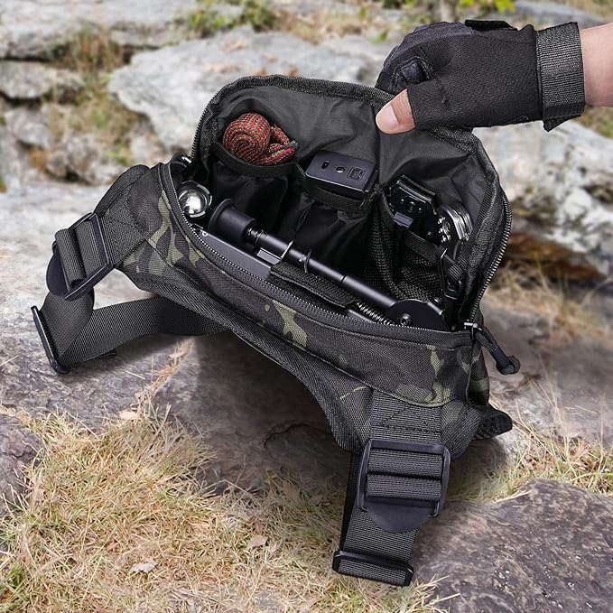 CVLIFE Outdoor Chest Bag for Men, Sports Chest Pack for Running, Lightweight EDC Bag with Extra Storage